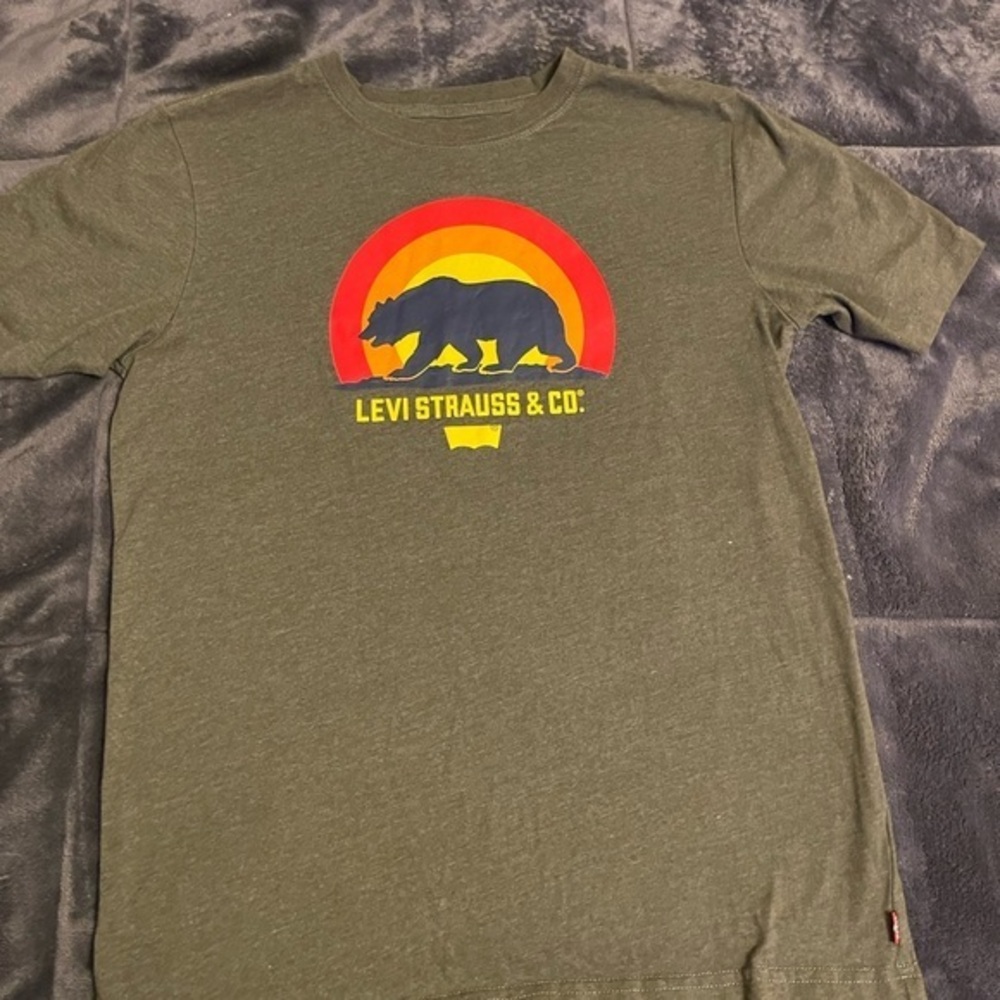 Levi's Olive Graphic Tee